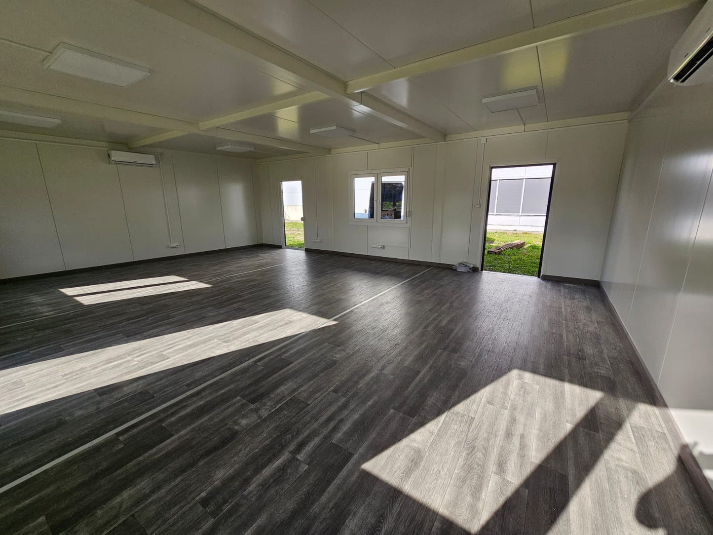 Bürocontainer / Wohncontainer 900x700cm