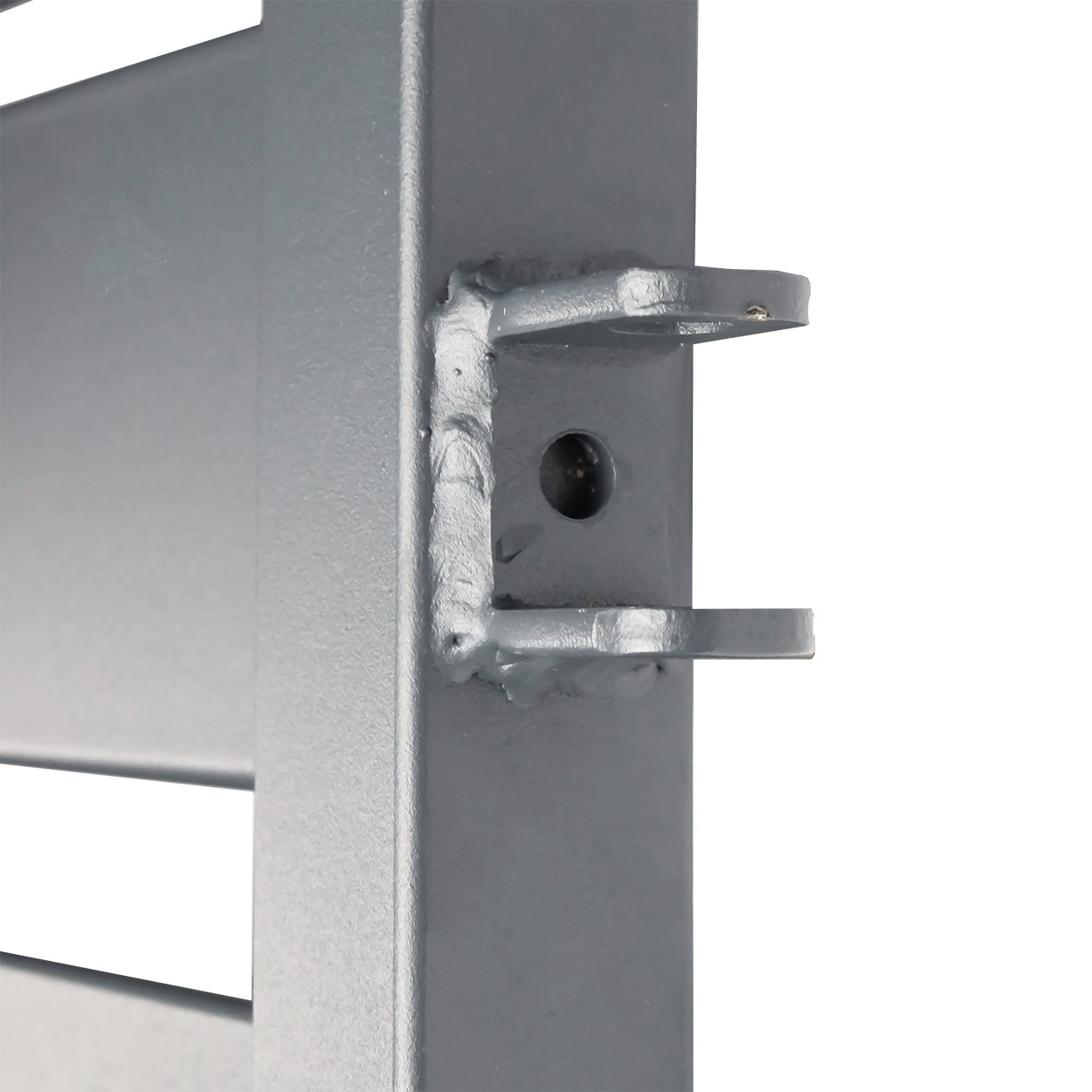 Stabile Scharnierhalterung an moderner Metall Gartentuer