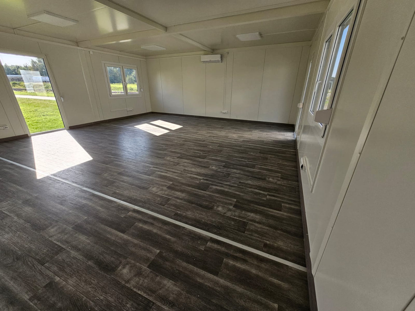 Bürocontainer / Wohncontainer 900x700cm