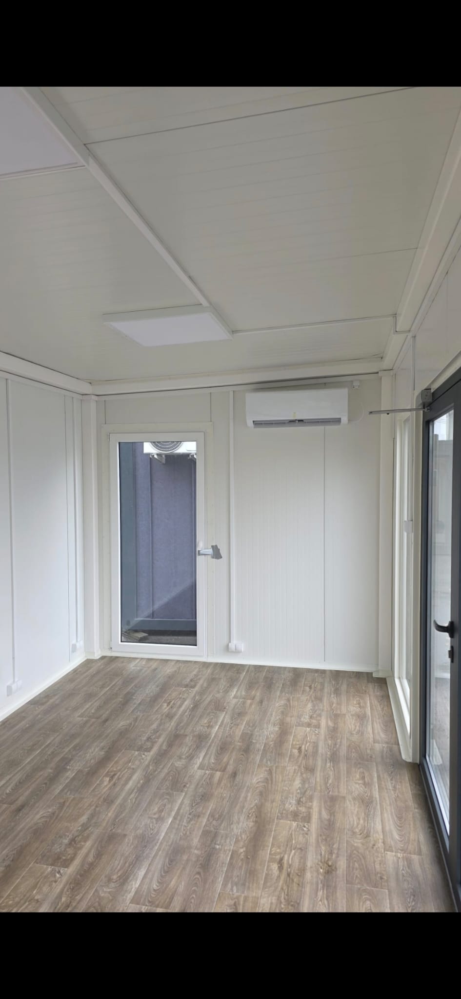 Bürocontainer / Wohncontainer 550x300cm